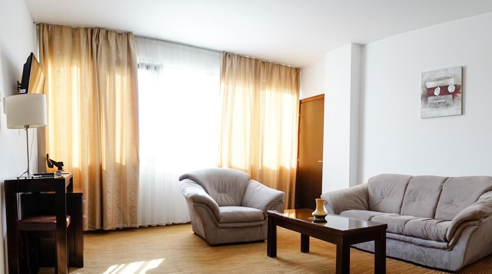 Hotel Criss Bucarest Esterno foto