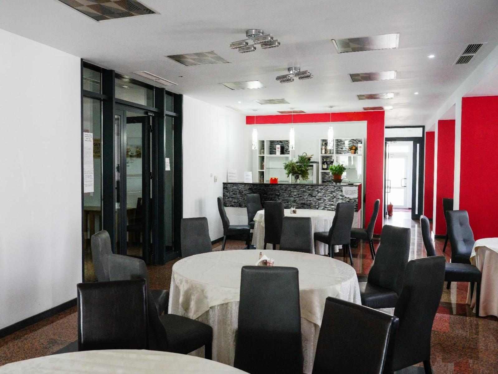 Hotel Criss Bucarest Esterno foto