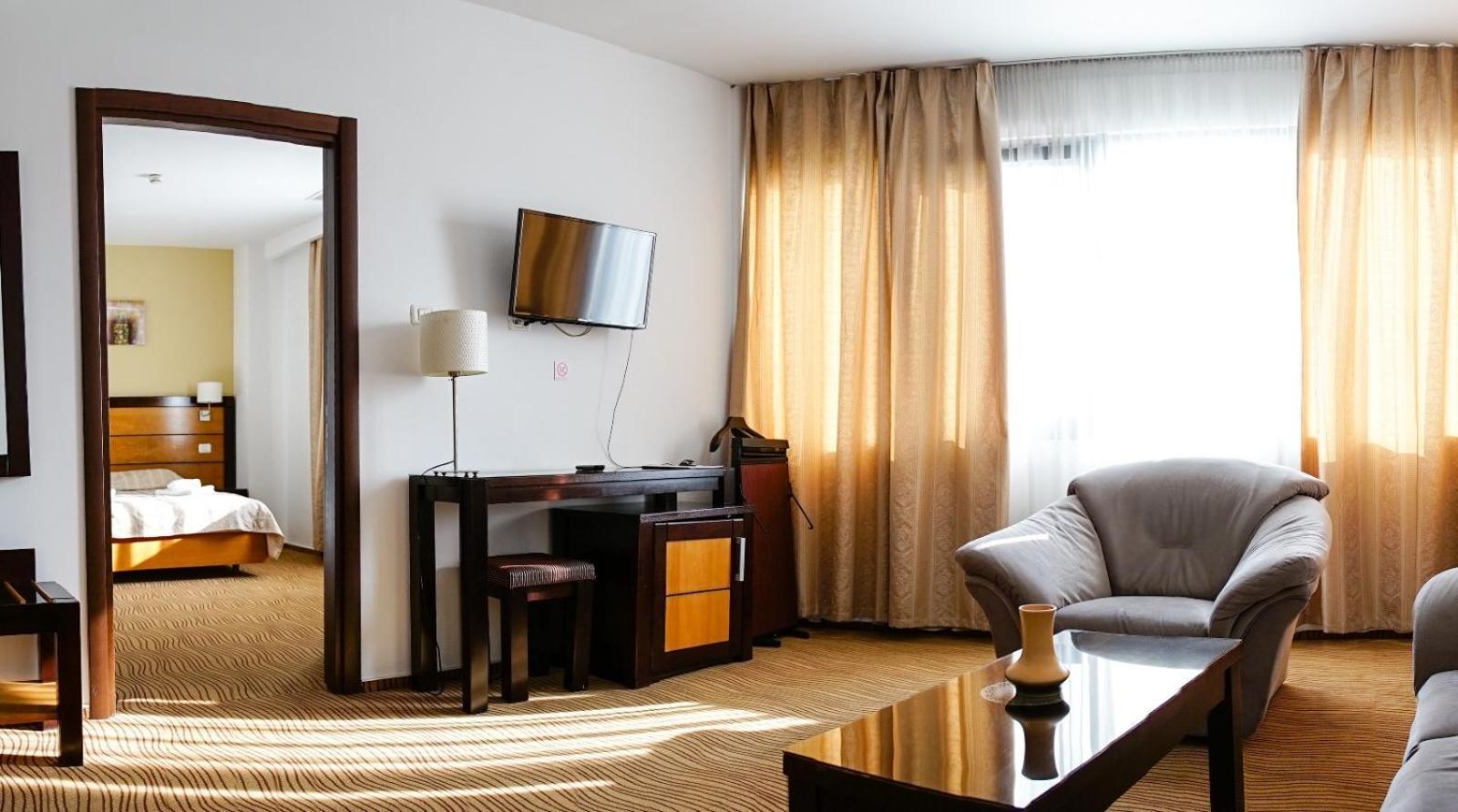 Hotel Criss Bucarest Esterno foto